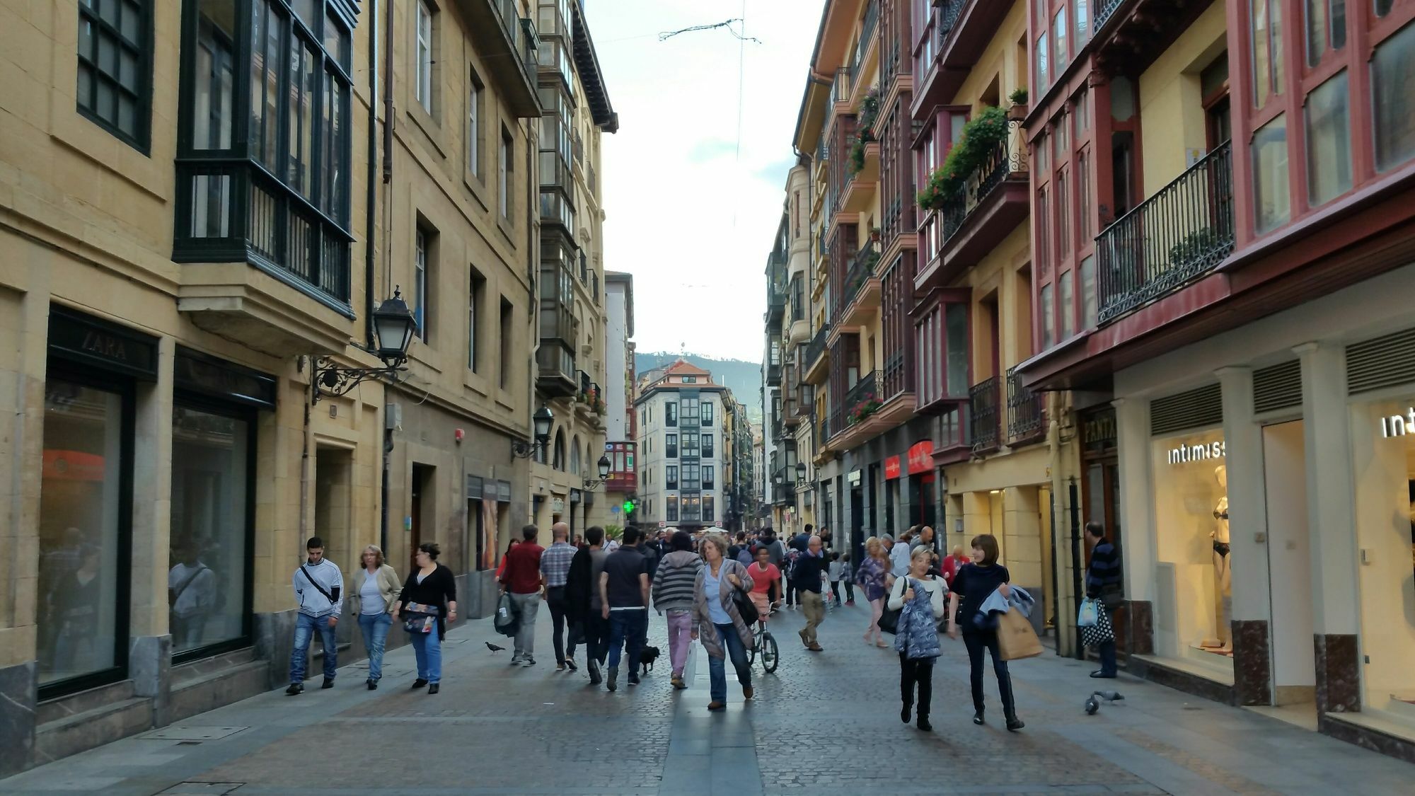 Casual Serantes Bilbao Exterior photo